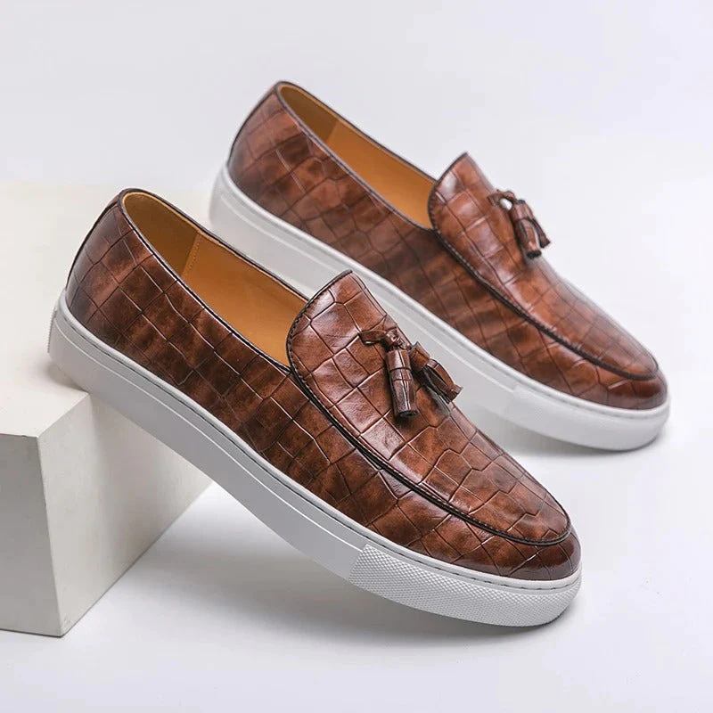 LEROUX EMBOSSED LEATHER LOAFER
