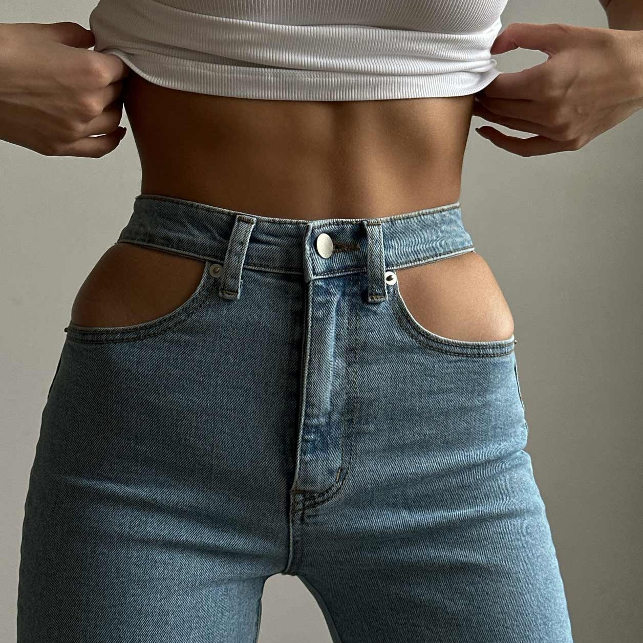 L'ATERIBÉLLE CUT-OUT DENIM JEANS BY LILIAN-THOURAM™